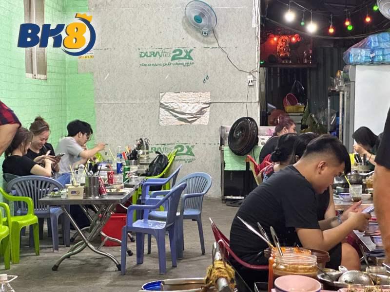 Dễ dàng thấy logo BK8 tại các quán ăn